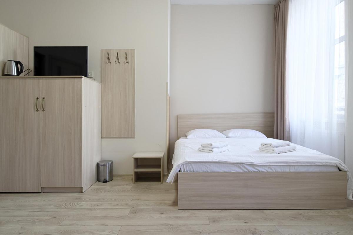 Buk Apartments On Doroshenka 25 Lviv Exterior photo