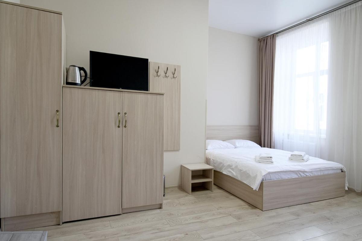 Buk Apartments On Doroshenka 25 Lviv Exterior photo