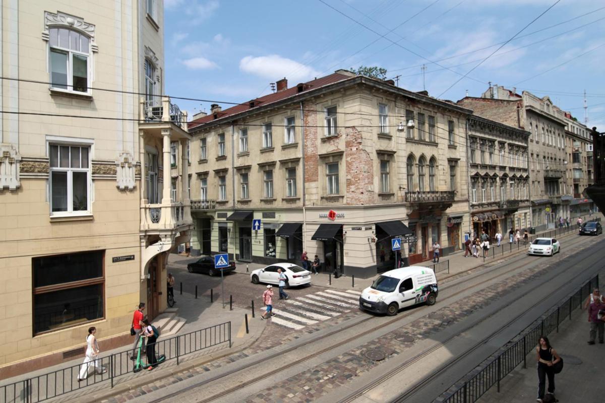 Buk Apartments On Doroshenka 25 Lviv Exterior photo